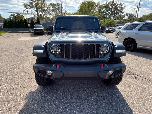 Used 2024 Jeep Wrangler Unlimited Rubicon w/ Convenience Group AWD/4WD image 9