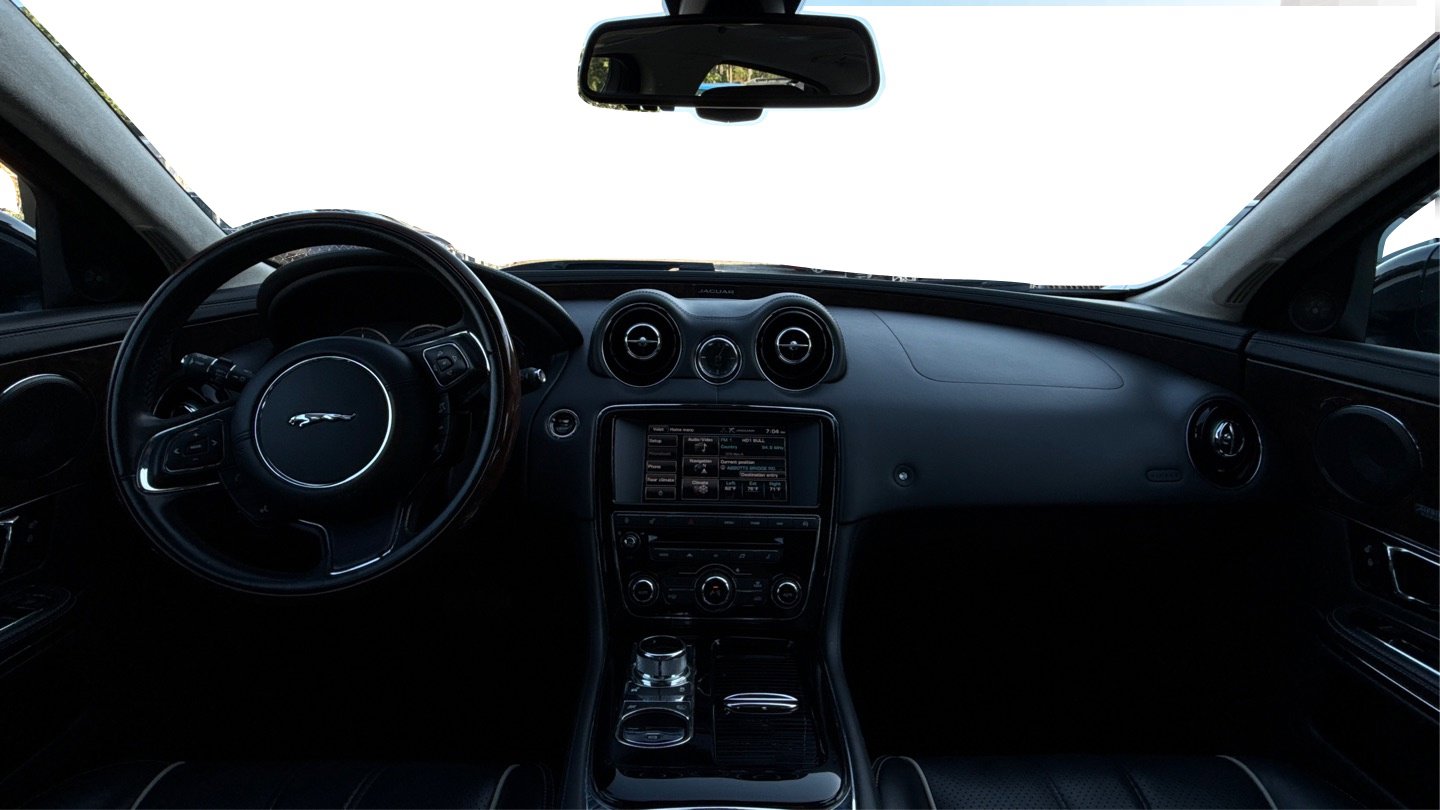 Used 2015 Jaguar XJ L Portfolio RWD image 32