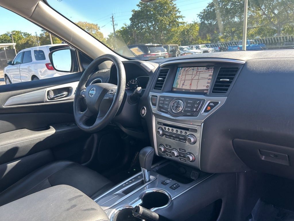 Used 2019 Nissan Pathfinder SL w/ Cargo Package image 24