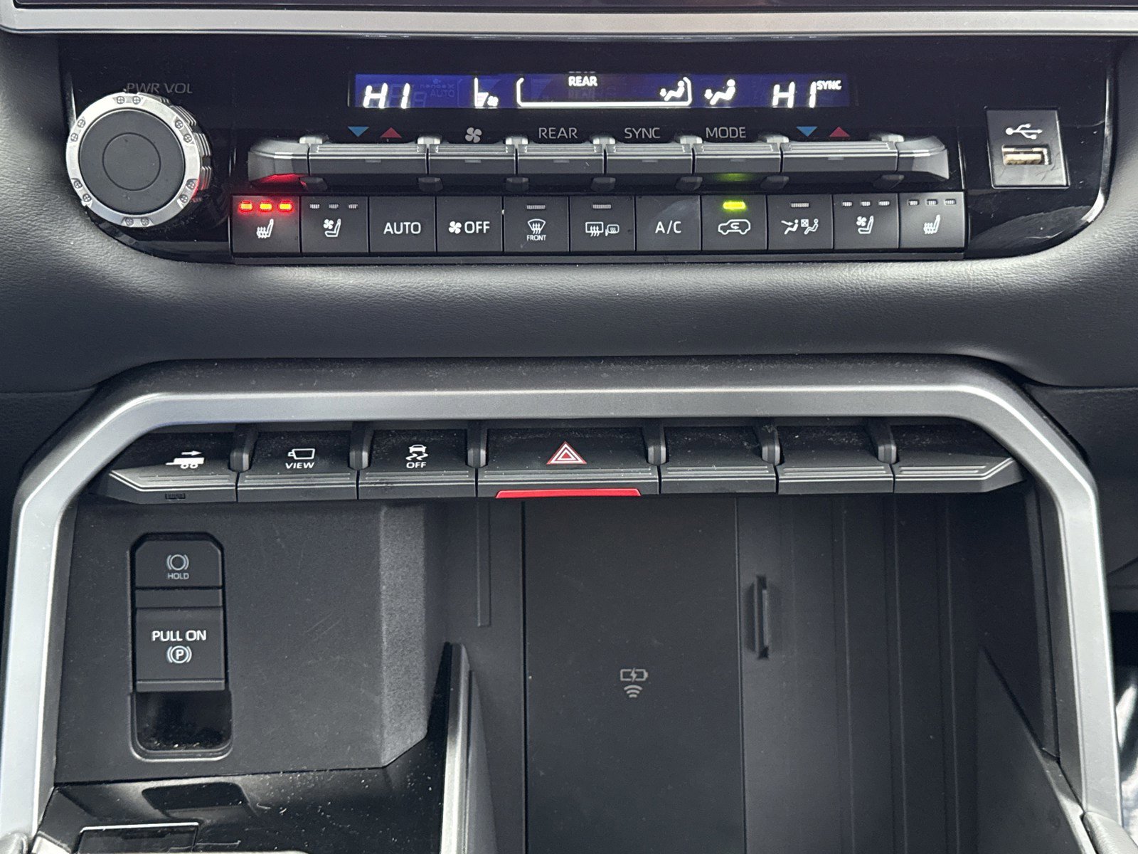 Used 2025 Toyota Sequoia Platinum image 34