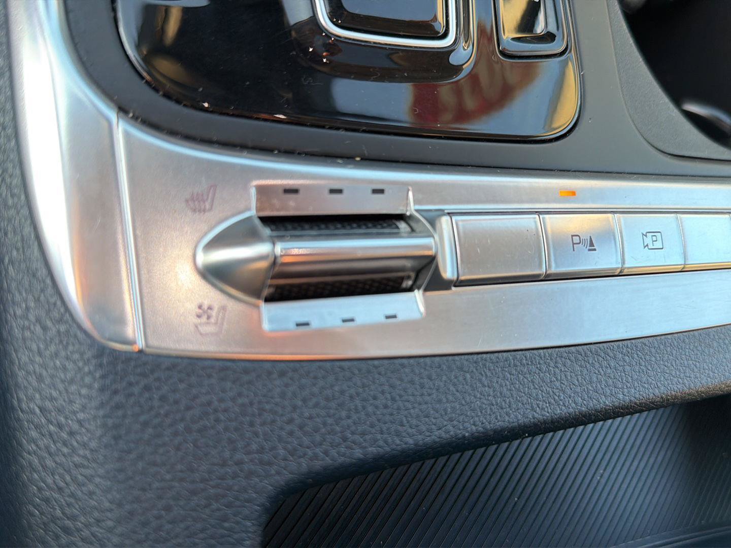Used 2025 Kia Carnival SX FWD image 26