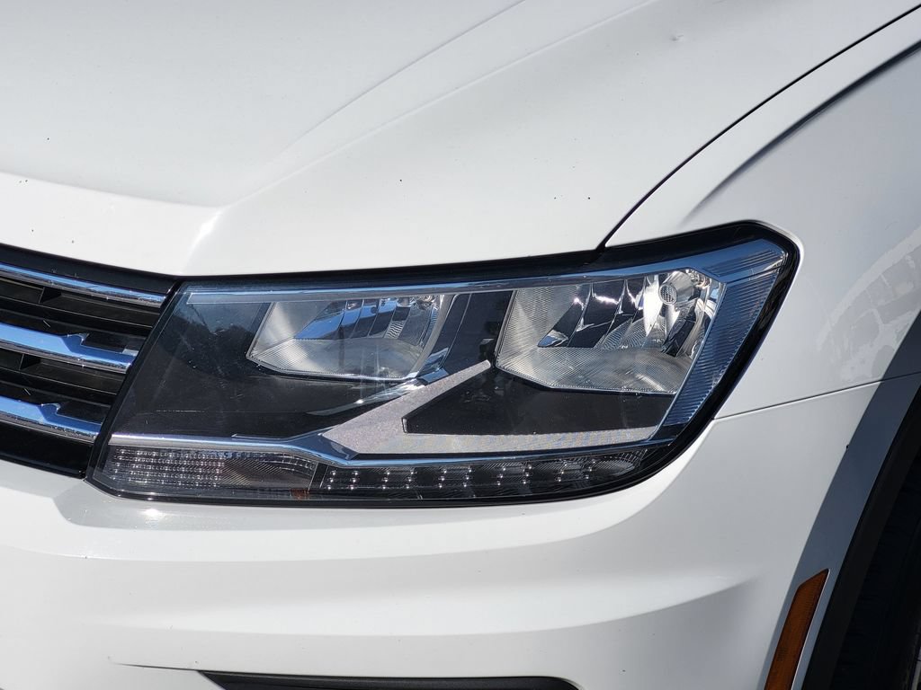 Used 2020 Volkswagen Tiguan SE w/ 3rd Row Seat Package AWD/4WD image 7