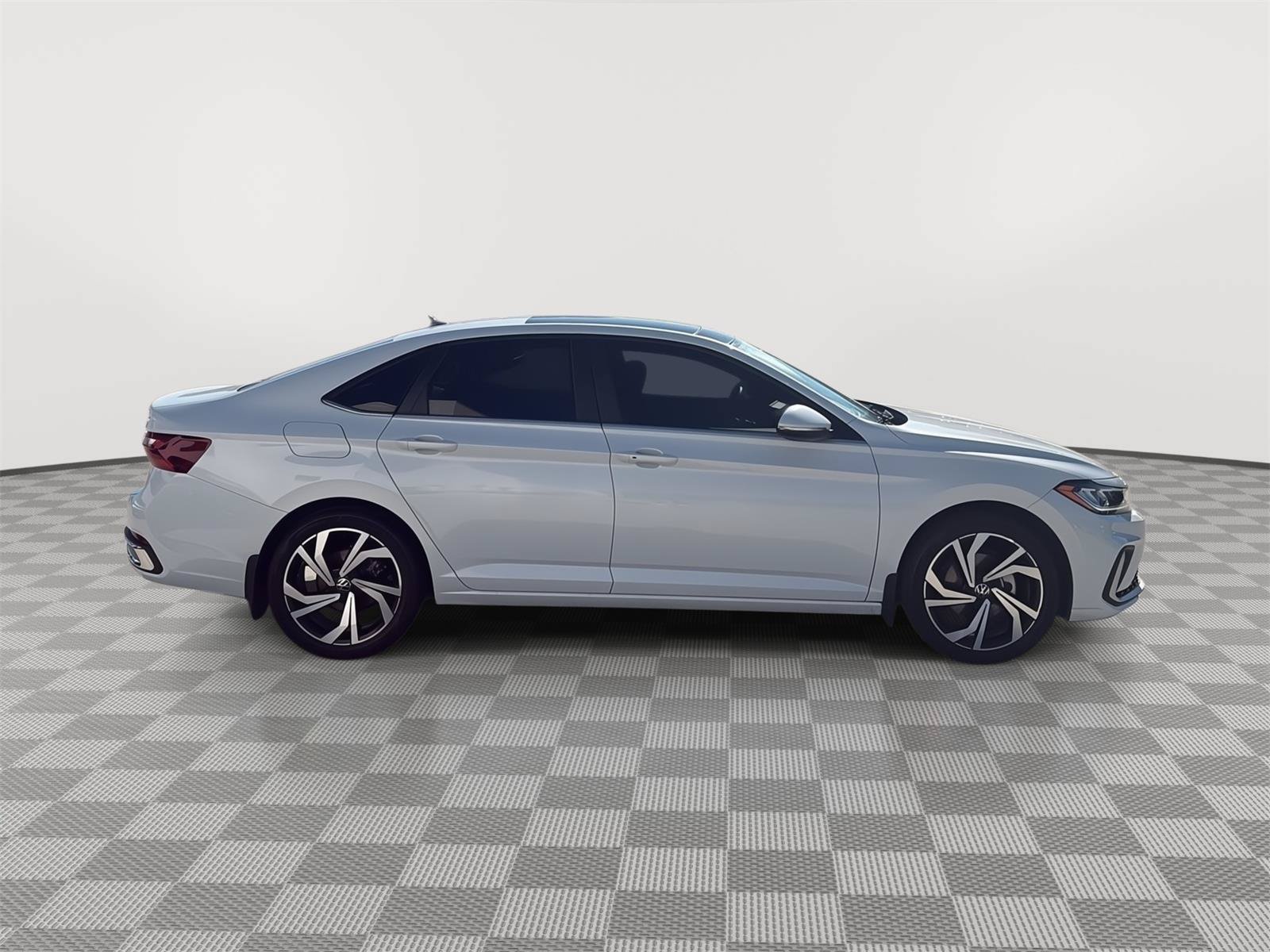 Used 2025 Volkswagen Jetta SEL FWD image 11