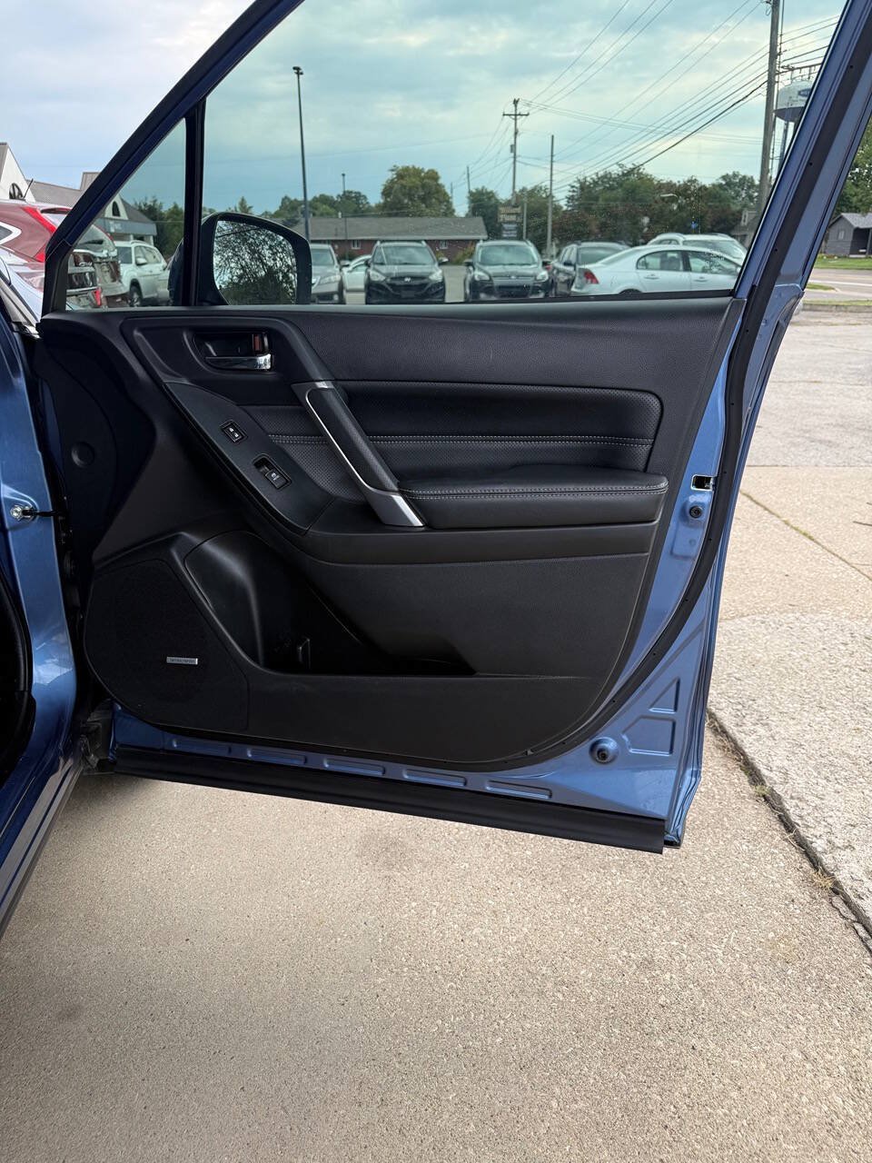 Used 2018 Subaru Forester 2.5i Touring AWD/4WD image 9
