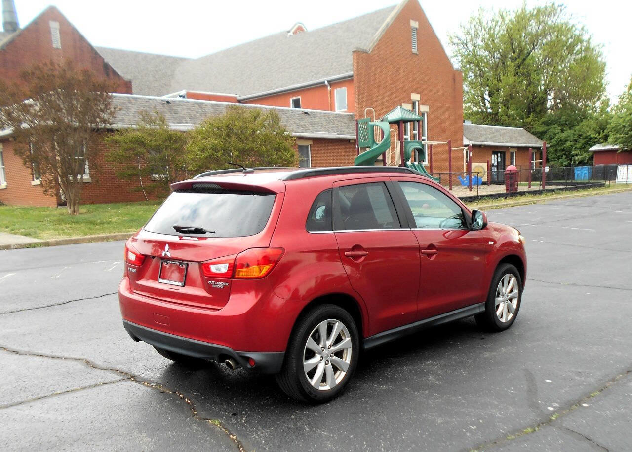 Used 2013 Mitsubishi Outlander Sport SE AWD/4WD image 6
