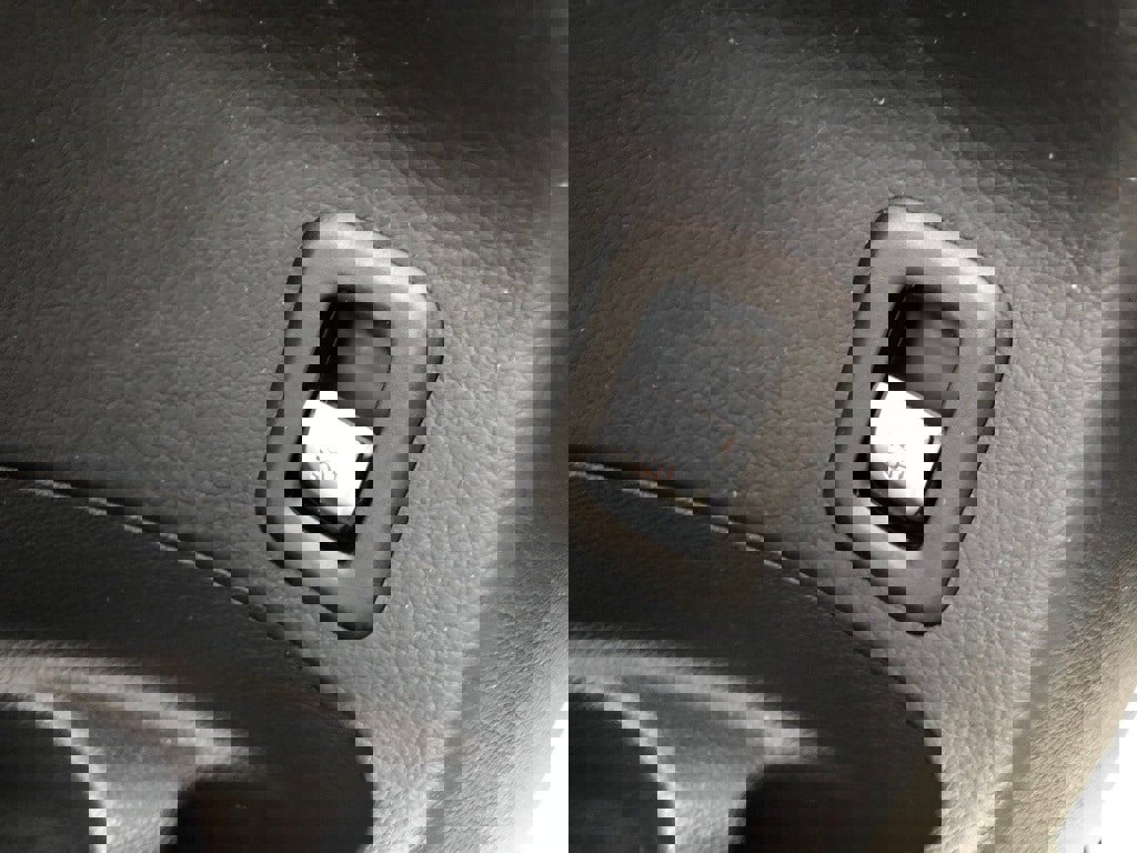 Used 2022 Mercedes-Benz GLC 300 4MATIC w/ Driver Assistance Package image 13