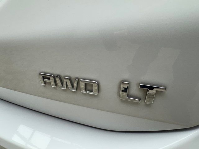 Used 2018 Chevrolet Equinox LT image 3