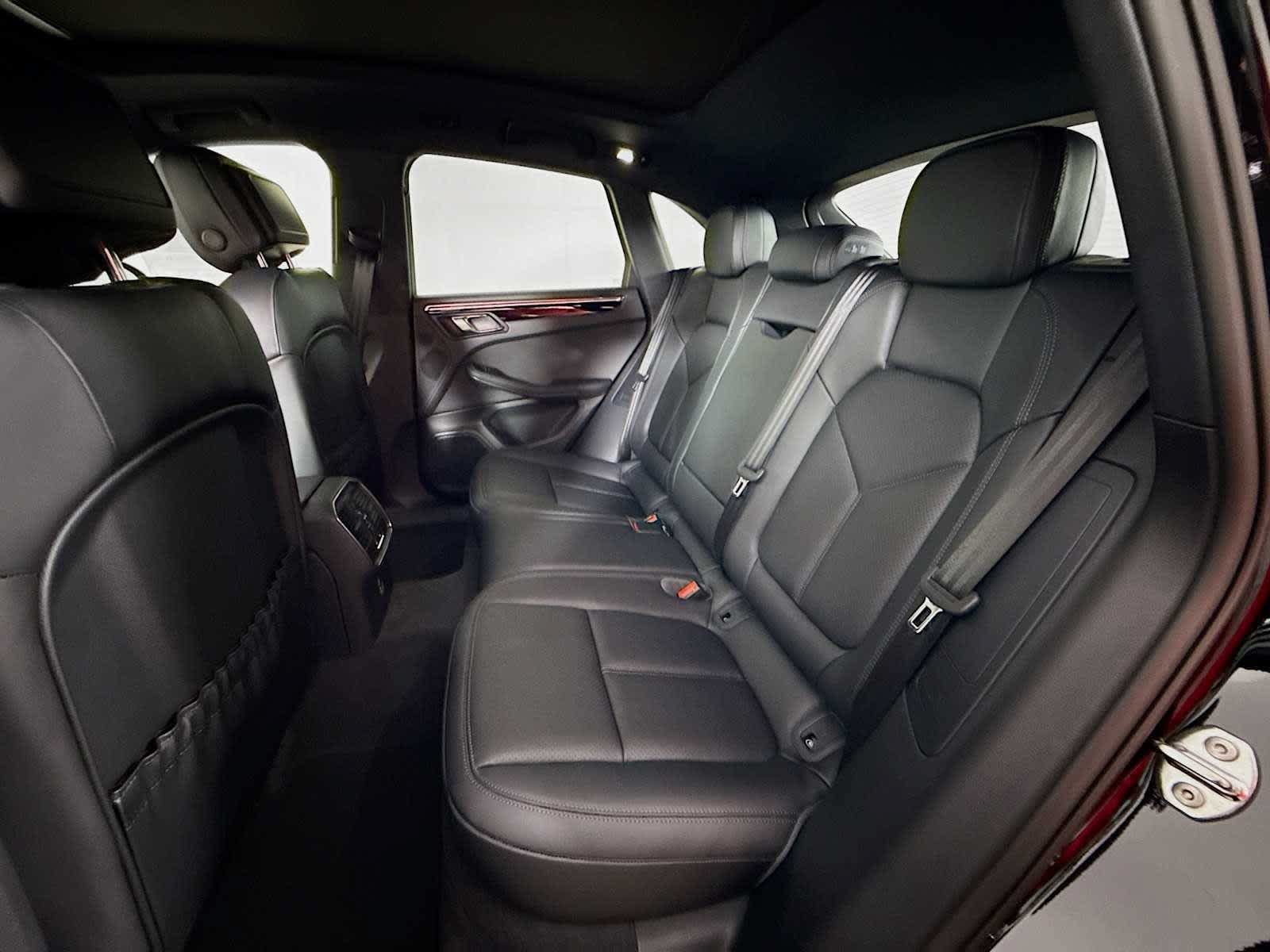 New 2025 Porsche Macan AWD/4WD image 17