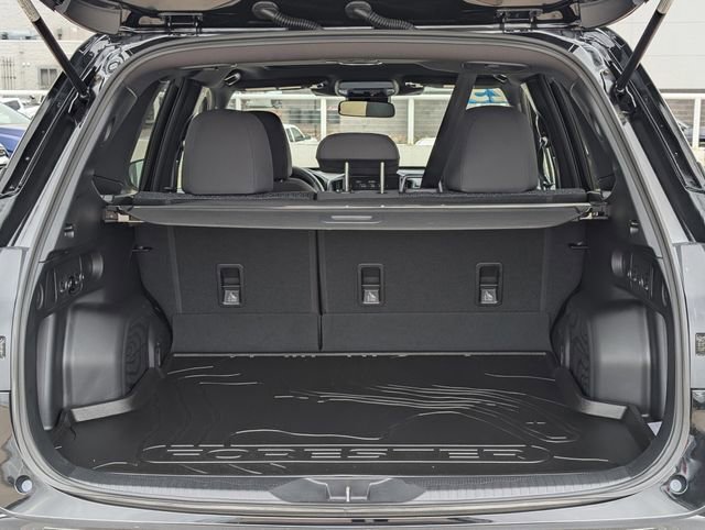 Used 2025 Subaru Forester Premium image 22