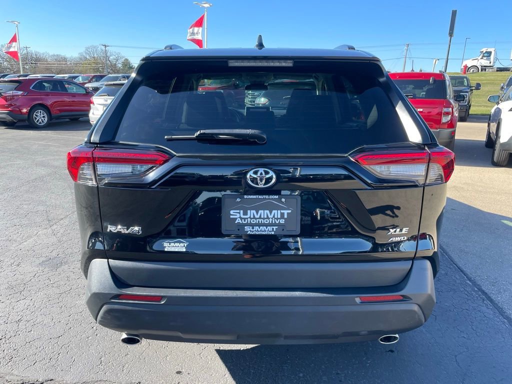 Used 2024 Toyota RAV4 XLE AWD/4WD image 27