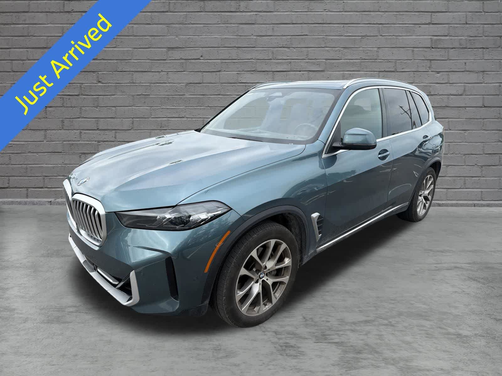 Used 2024 BMW X5 xDrive40i w/ Parking Assistance Package AWD/4WD image 1