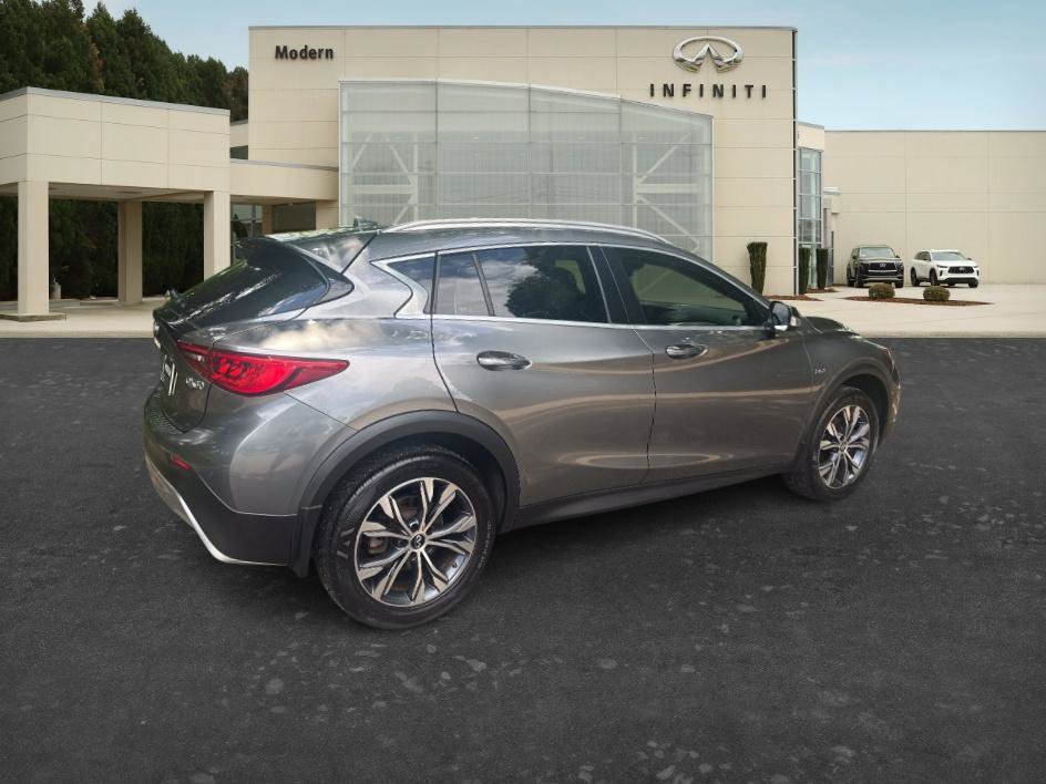 Used 2017 INFINITI QX30 Premium w/ Navigation Package AWD/4WD image 5