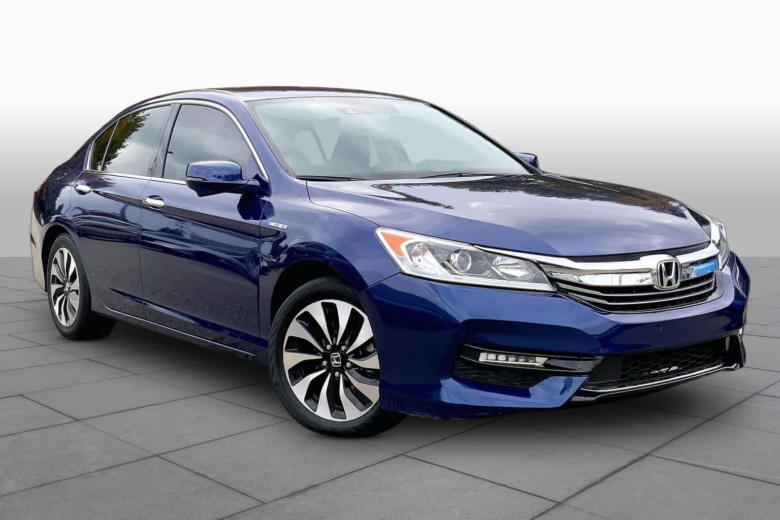 Used 2017 Honda Accord Hybrid Sedan image 3