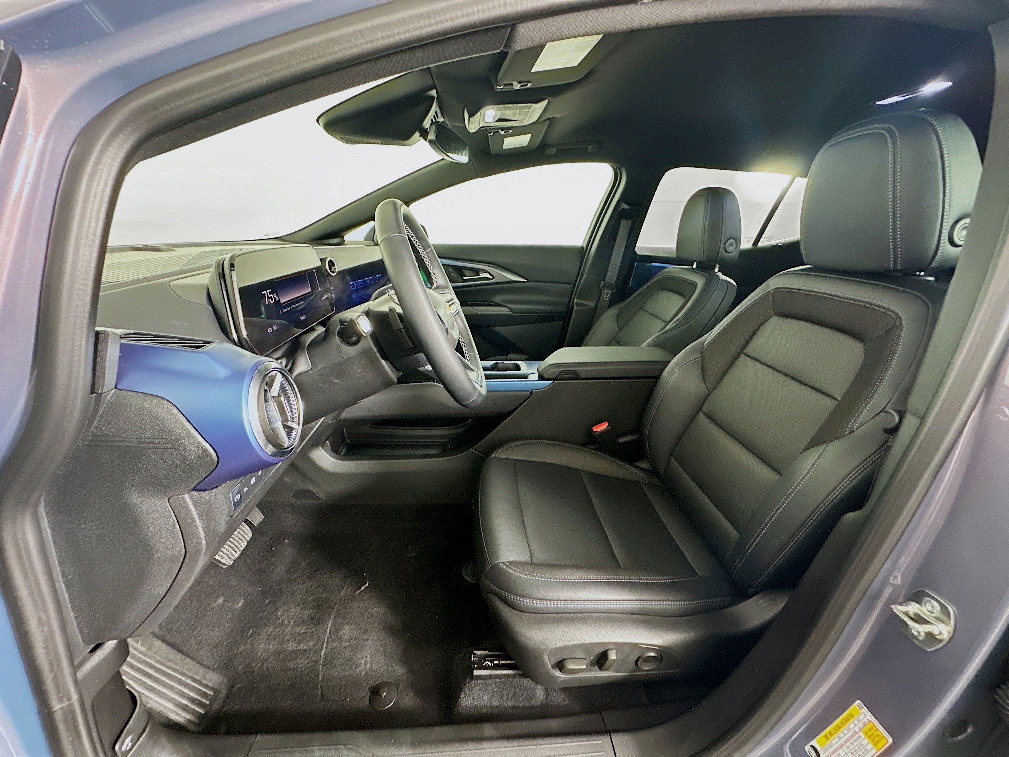 Used 2024 Chevrolet Equinox EV LT AWD/4WD image 13