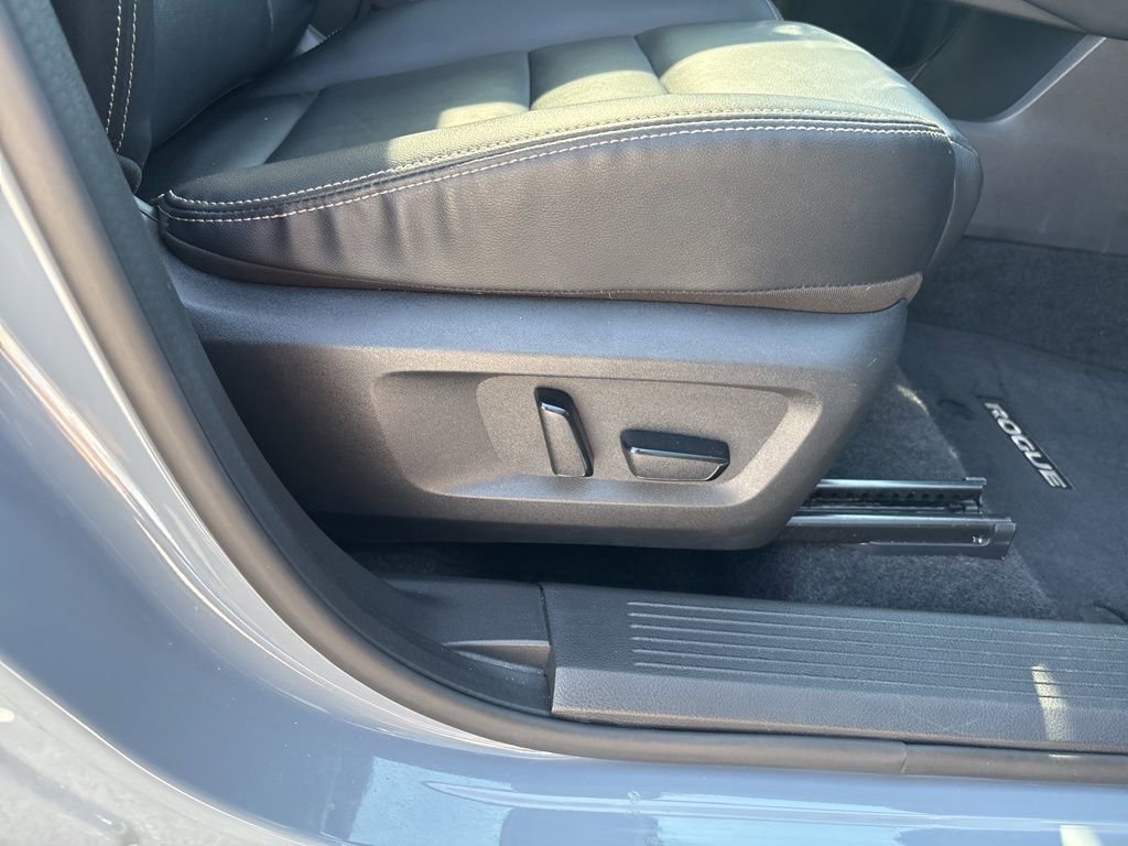 Used 2022 Nissan Rogue SL w/ SL Premium Package image 55