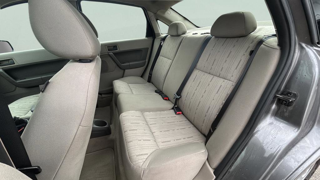 Used 2010 Ford Focus SE image 17