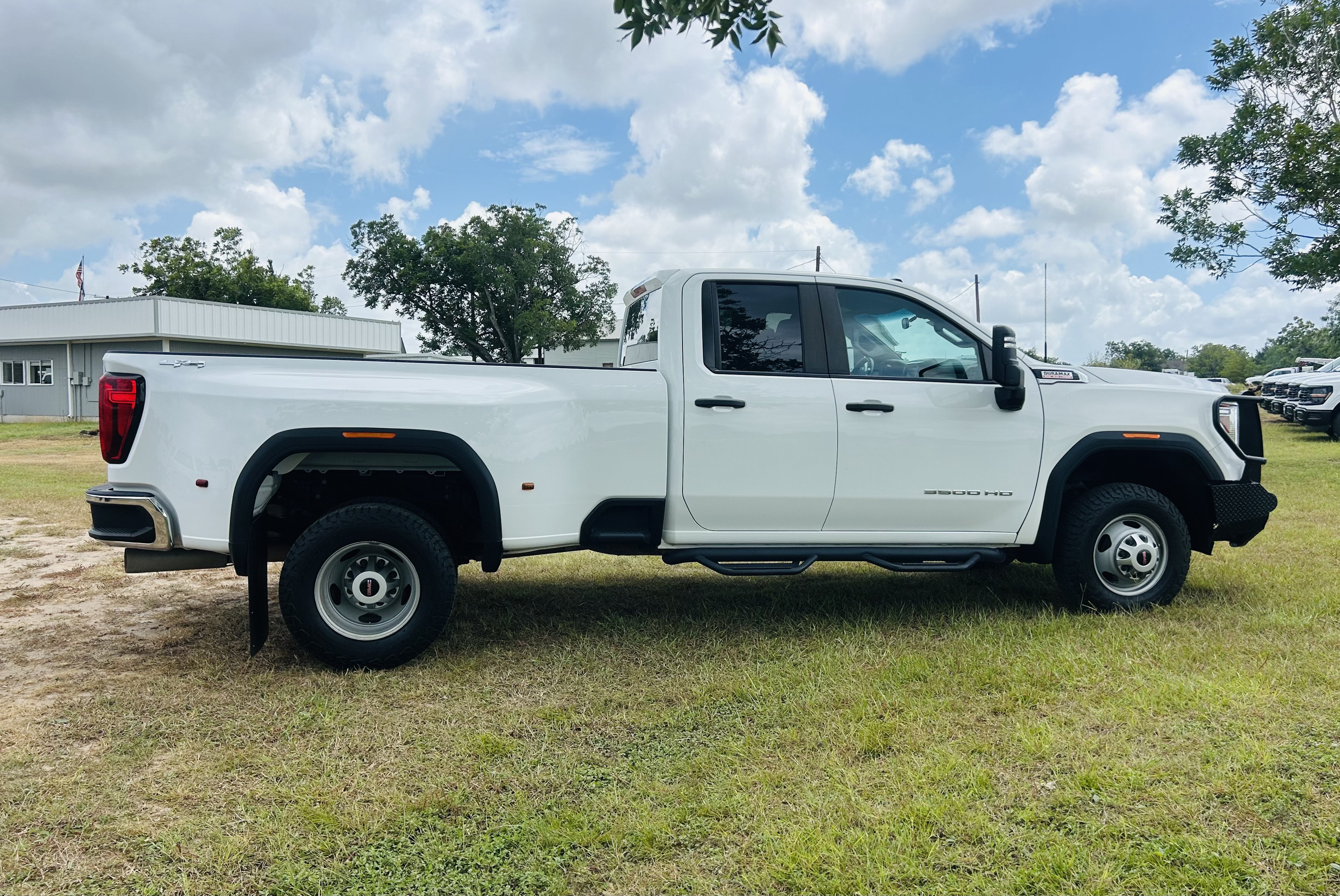 Used 2023 GMC Sierra 3500 Pro w/ Convenience Package AWD/4WD image 8