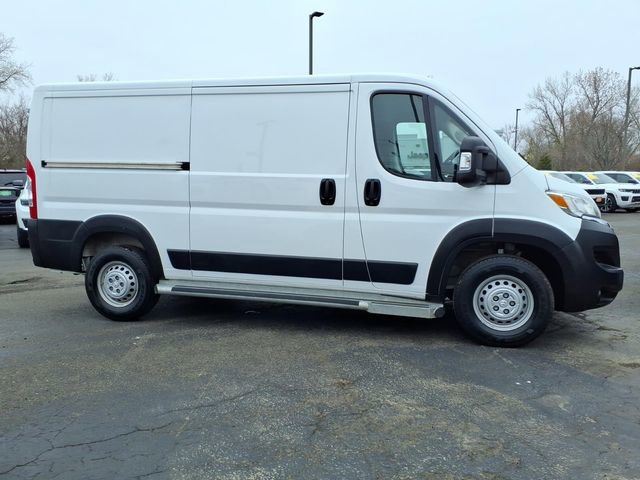 Used 2025 RAM ProMaster 2500 w/ U-Haul Equipment Group FWD image 17