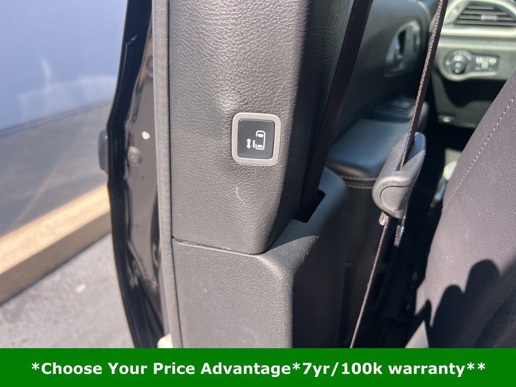 Certified 2022 Chrysler Pacifica Touring-L w/ S Appearance Package image 46