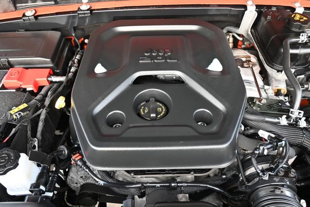 Used 2023 Jeep Wrangler Unlimited Rubicon w/ Cold Weather Group AWD/4WD image 17