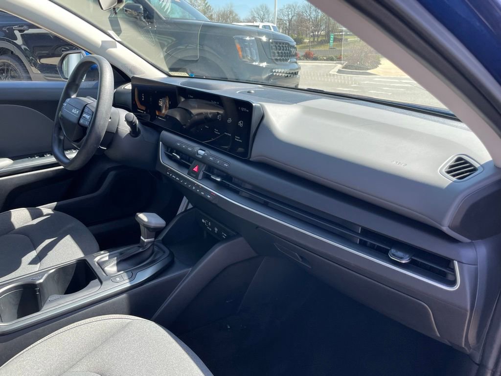 Certified 2025 Kia K4 LXS image 29