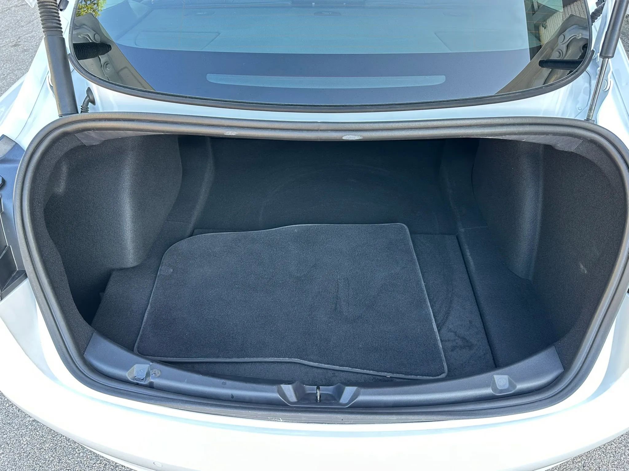 Used 2022 Tesla Model 3 Long Range AWD/4WD image 19