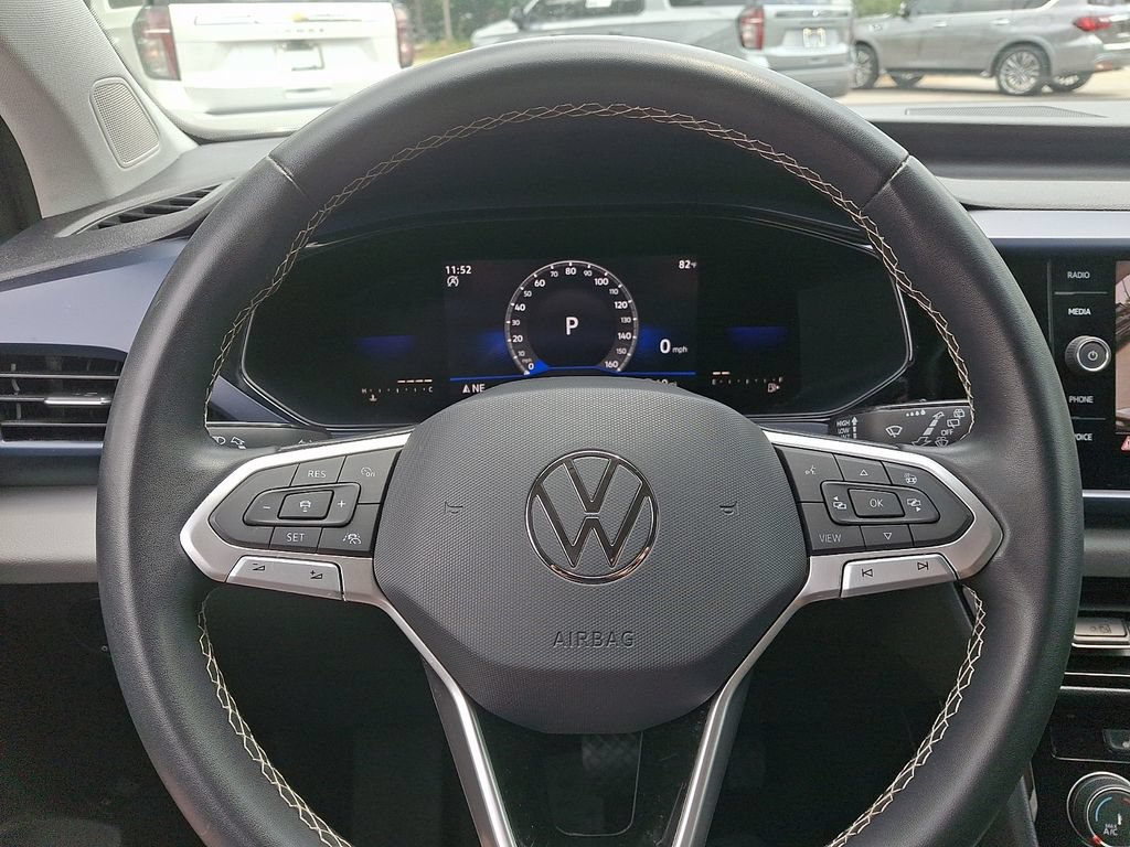 Used 2023 Volkswagen Taos SE FWD image 19