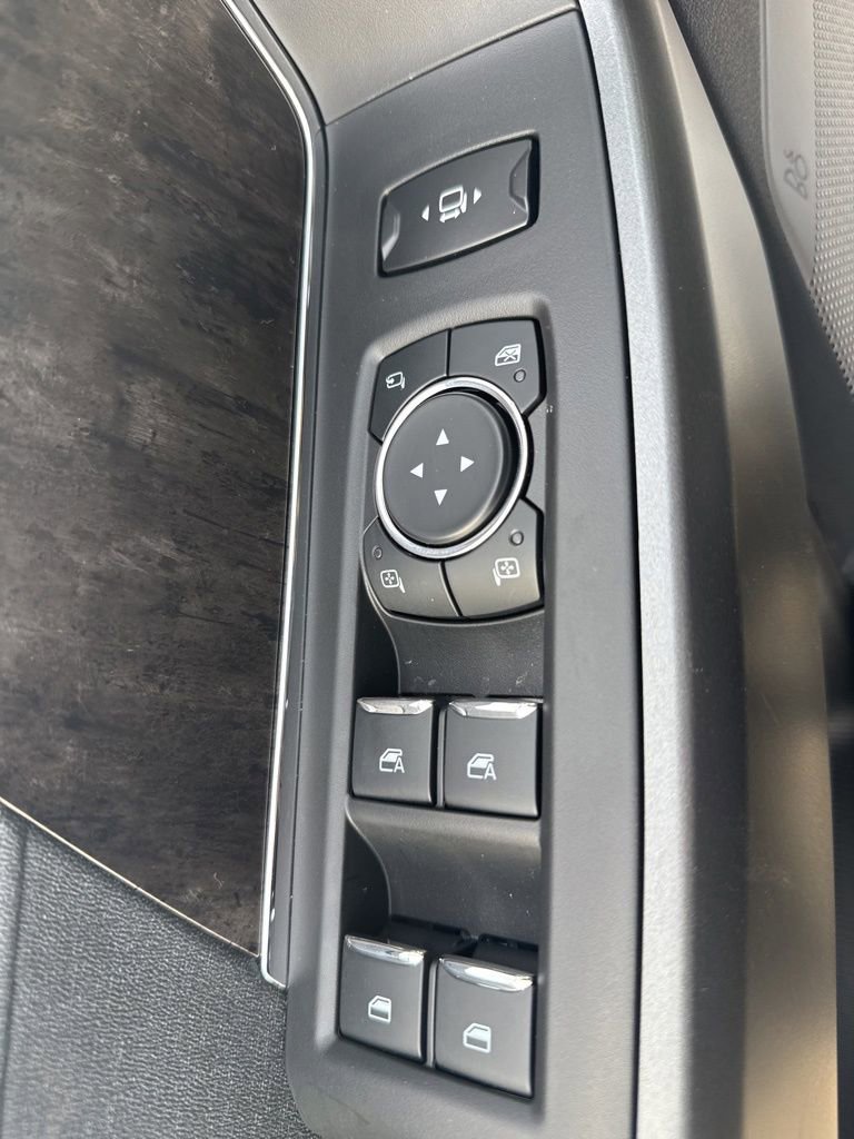 New 2026 Ford F250 Lariat w/ Black Appearance Package image 17