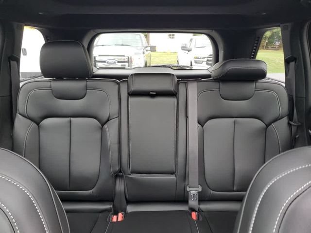 New 2025 Jeep Grand Cherokee Limited w/ Black Appearance Package AWD/4WD image 13