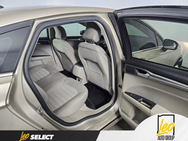 Used 2018 Ford Fusion SE FWD image 13