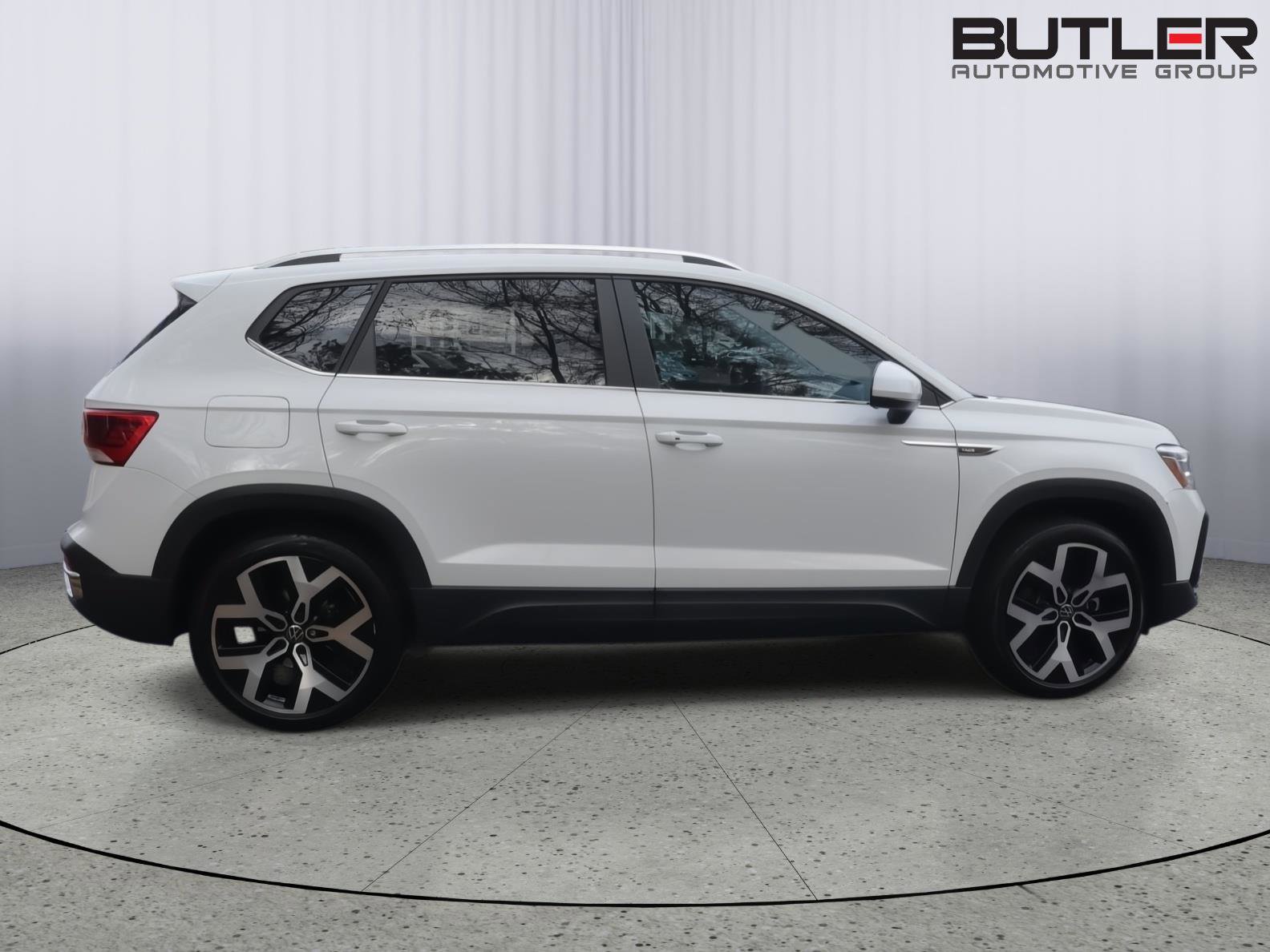 Used 2023 Volkswagen Taos SEL image 8