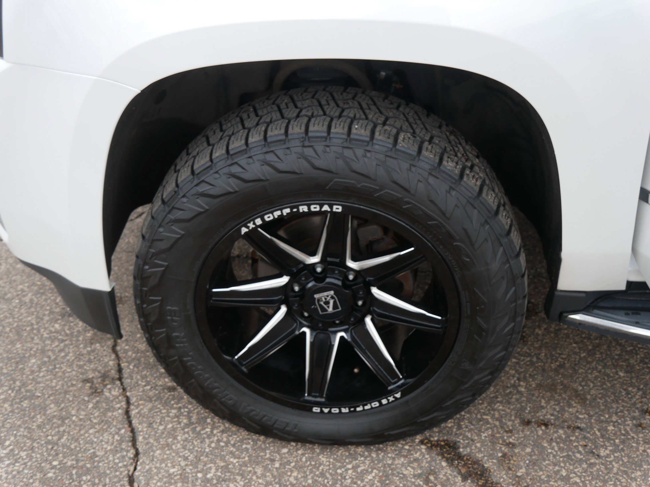 Used 2018 GMC Yukon Denali w/ Enhanced Security Package image 15