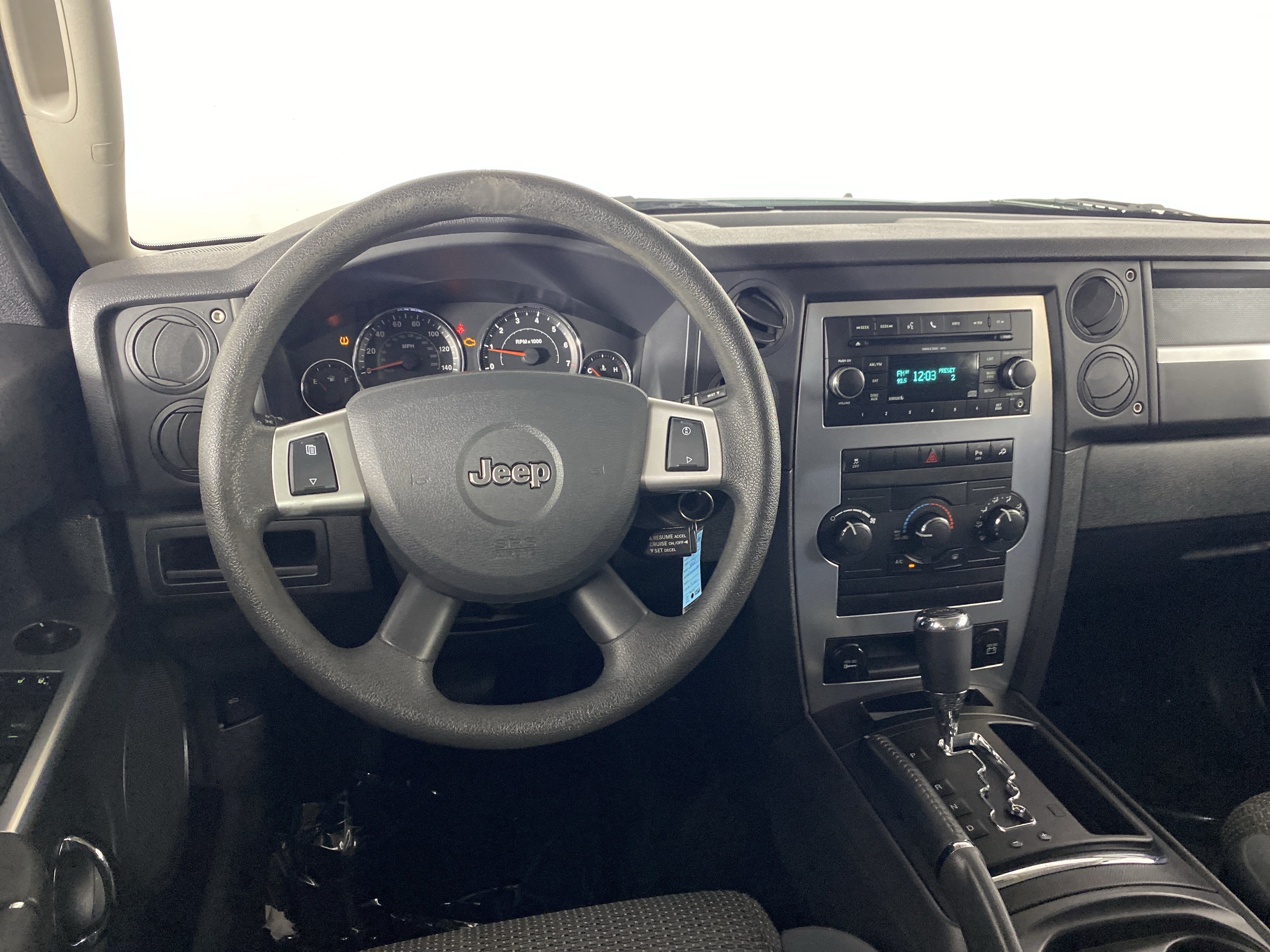 Used 2010 Jeep Commander Sport AWD/4WD image 16