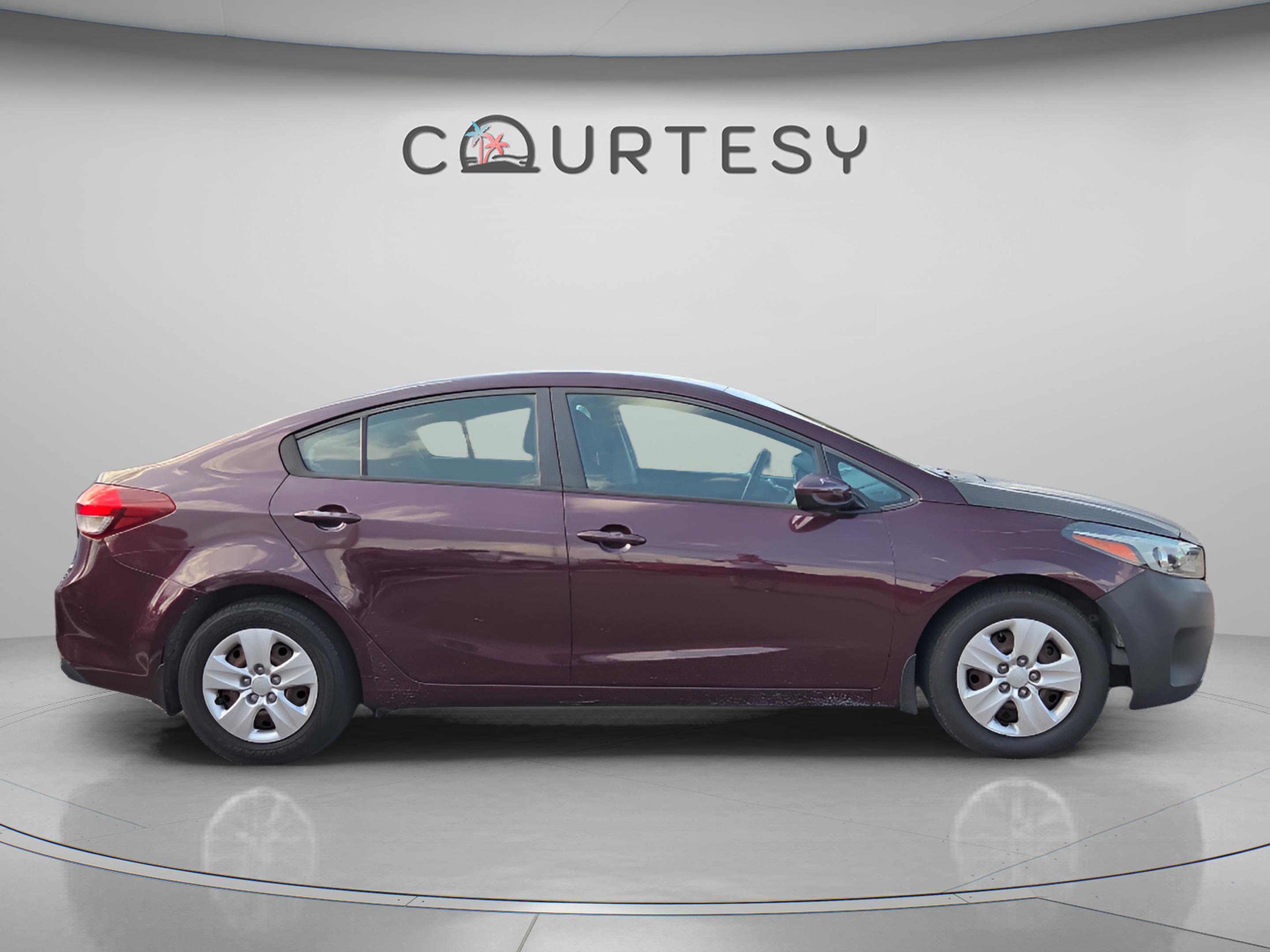 Used 2017 Kia Forte LX FWD image 3