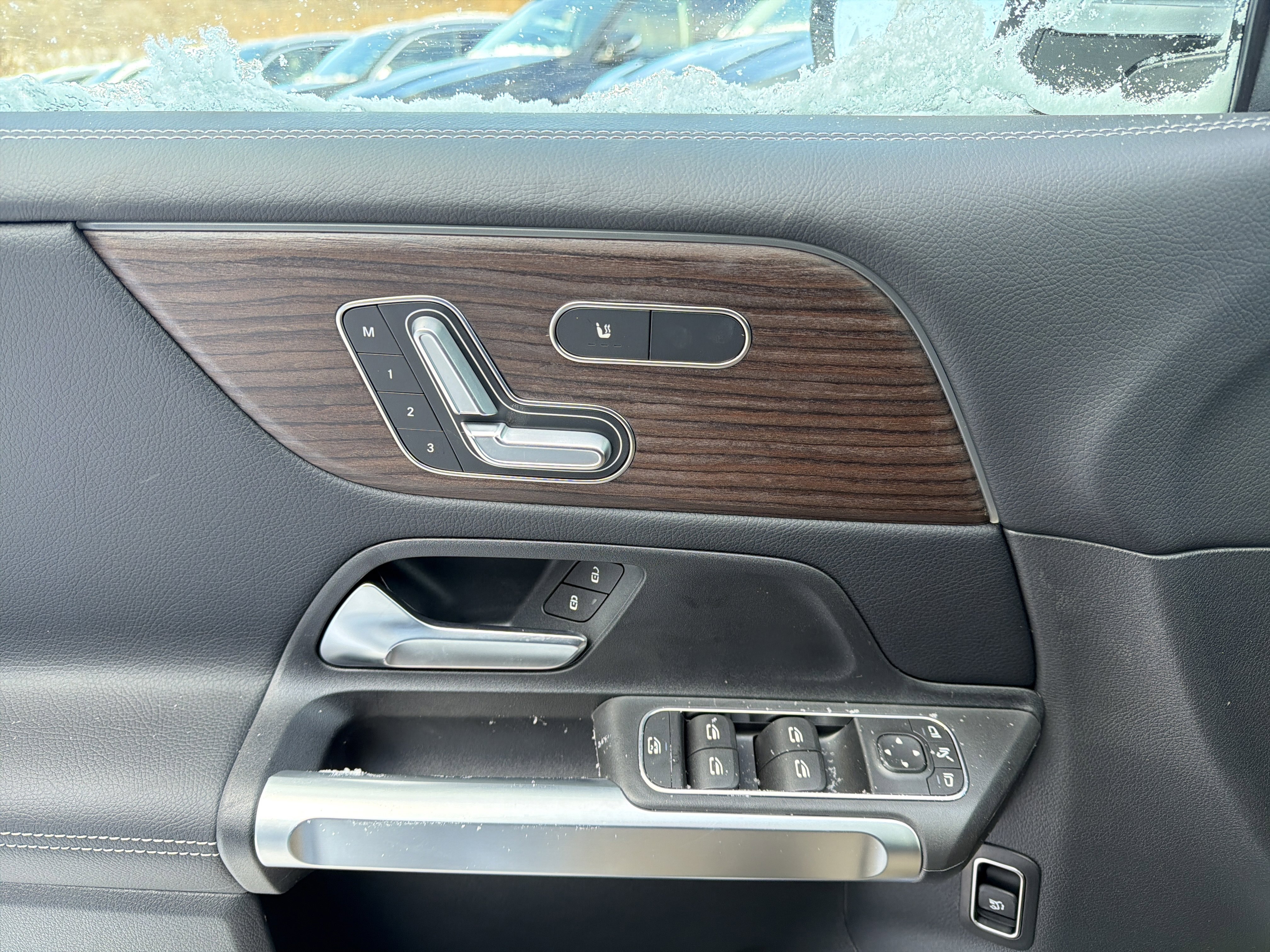 New 2026 Mercedes-Benz GLB 250 4MATIC image 14