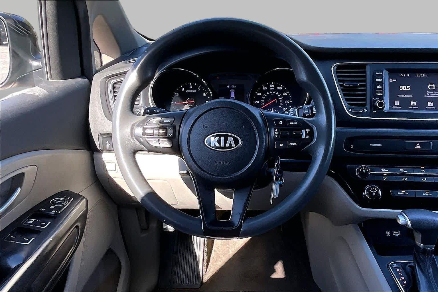 Used 2021 Kia Sedona LX FWD image 6