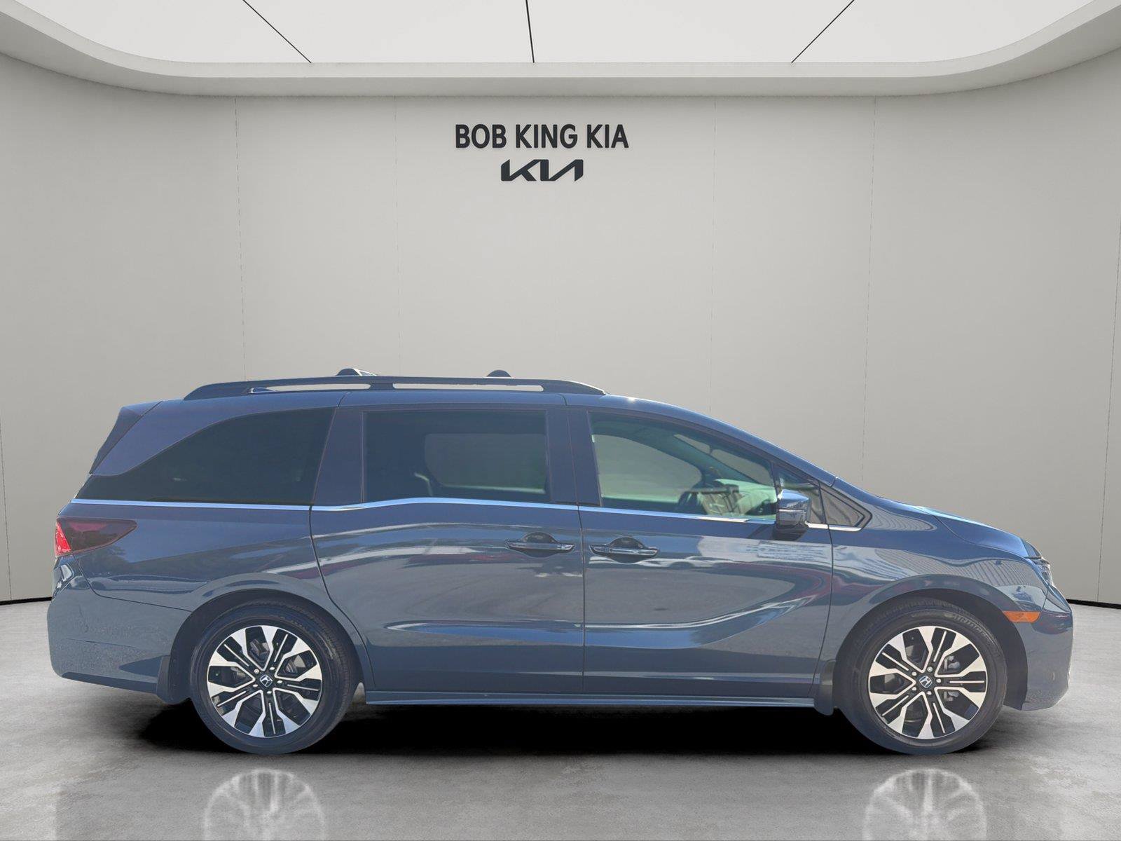 Used 2025 Honda Odyssey Elite image 6