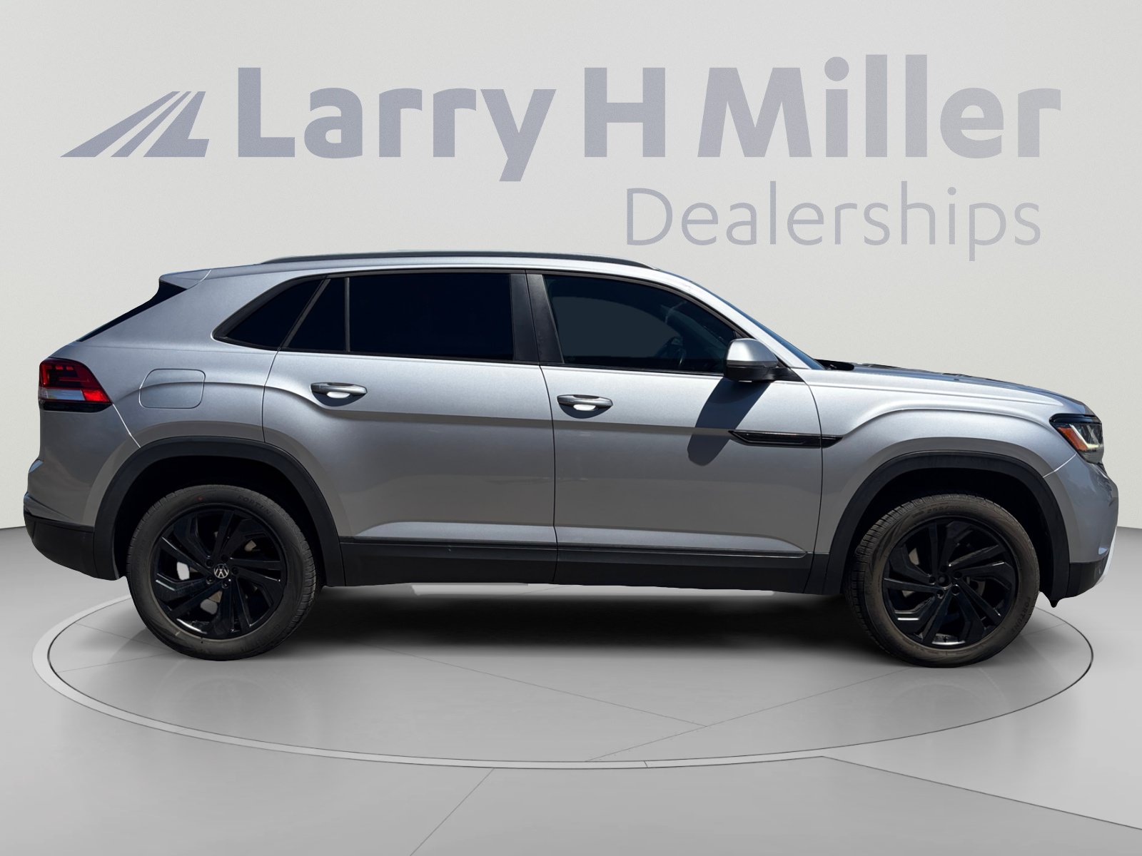 Used 2020 Volkswagen Atlas Cross Sport SE AWD/4WD image 6