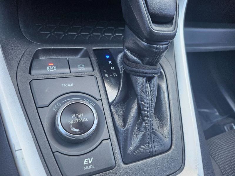 Used 2019 Toyota RAV4 LE image 50