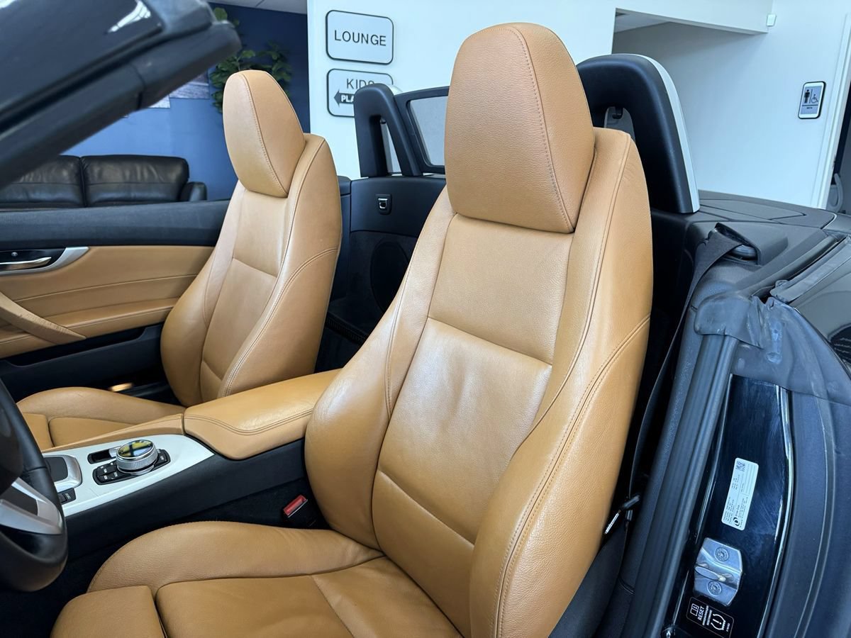 Used 2015 BMW Z4 sDrive28i RWD image 17
