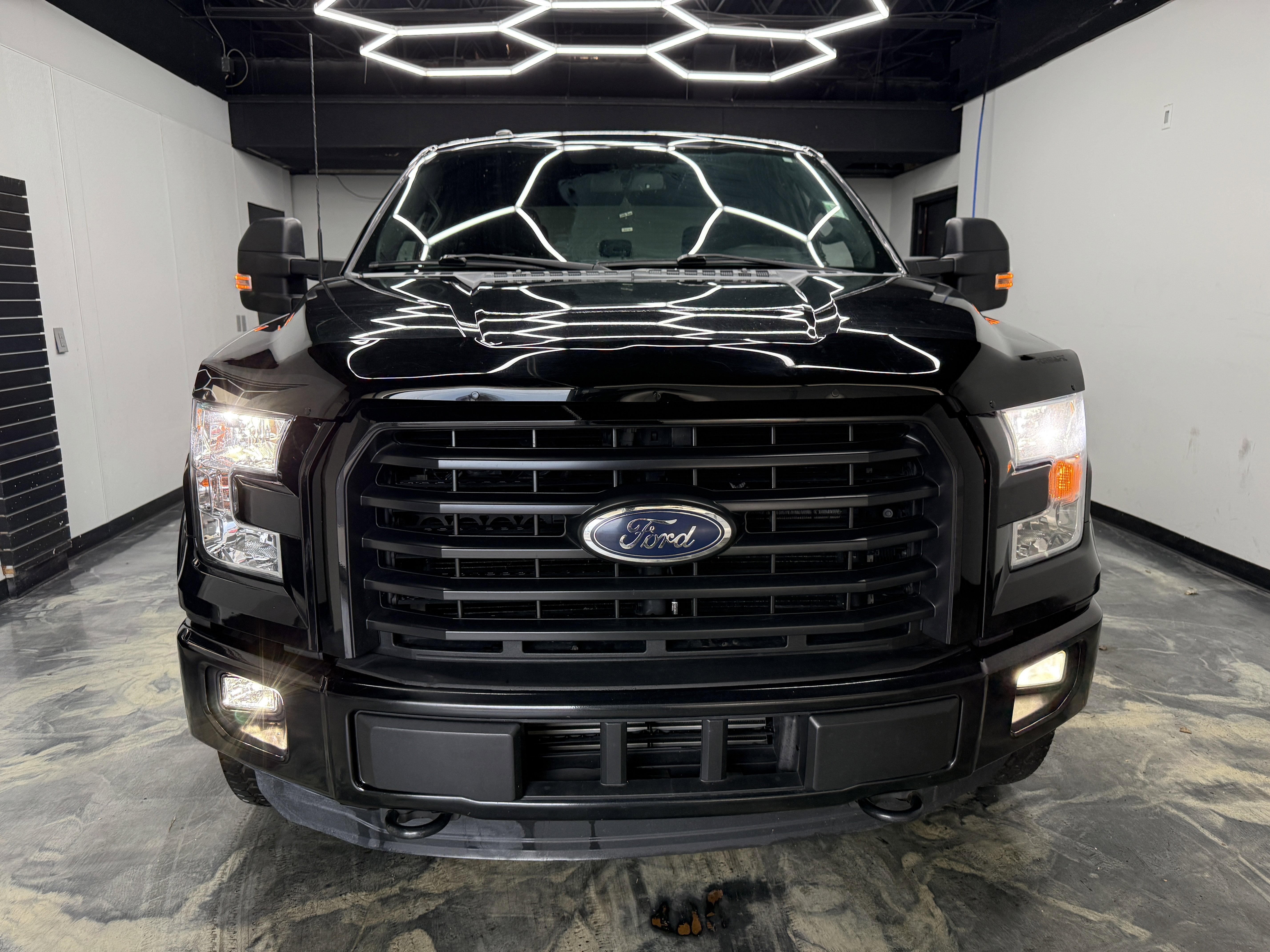 Used 2015 Ford F150 XLT w/ Equipment Group 301A Mid AWD/4WD image 7
