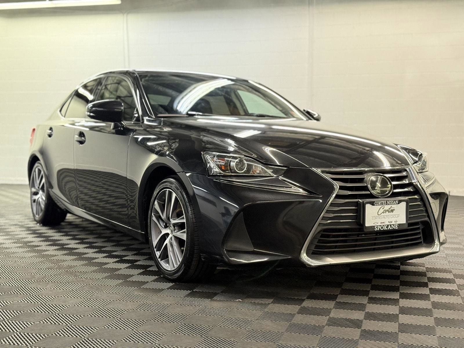 Used 2020 Lexus IS 300 image 2