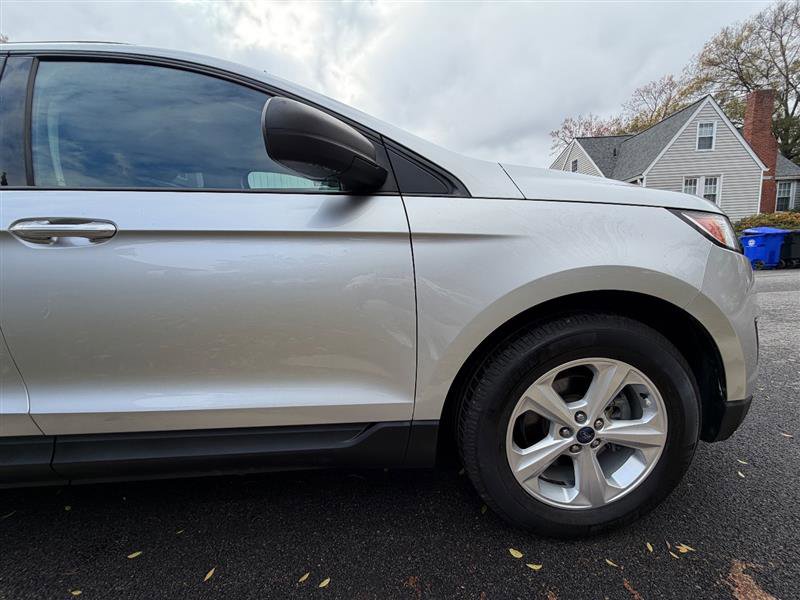 Used 2017 Ford Edge SE image 5