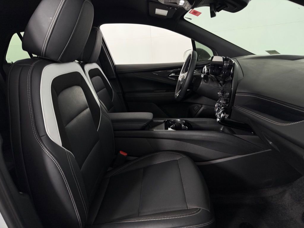 Used 2025 Chevrolet Blazer EV LT image 33