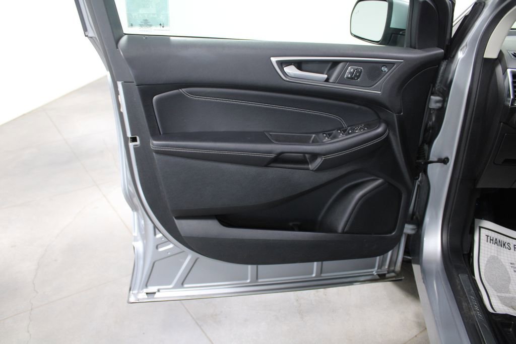 Used 2022 Ford Edge Titanium image 27