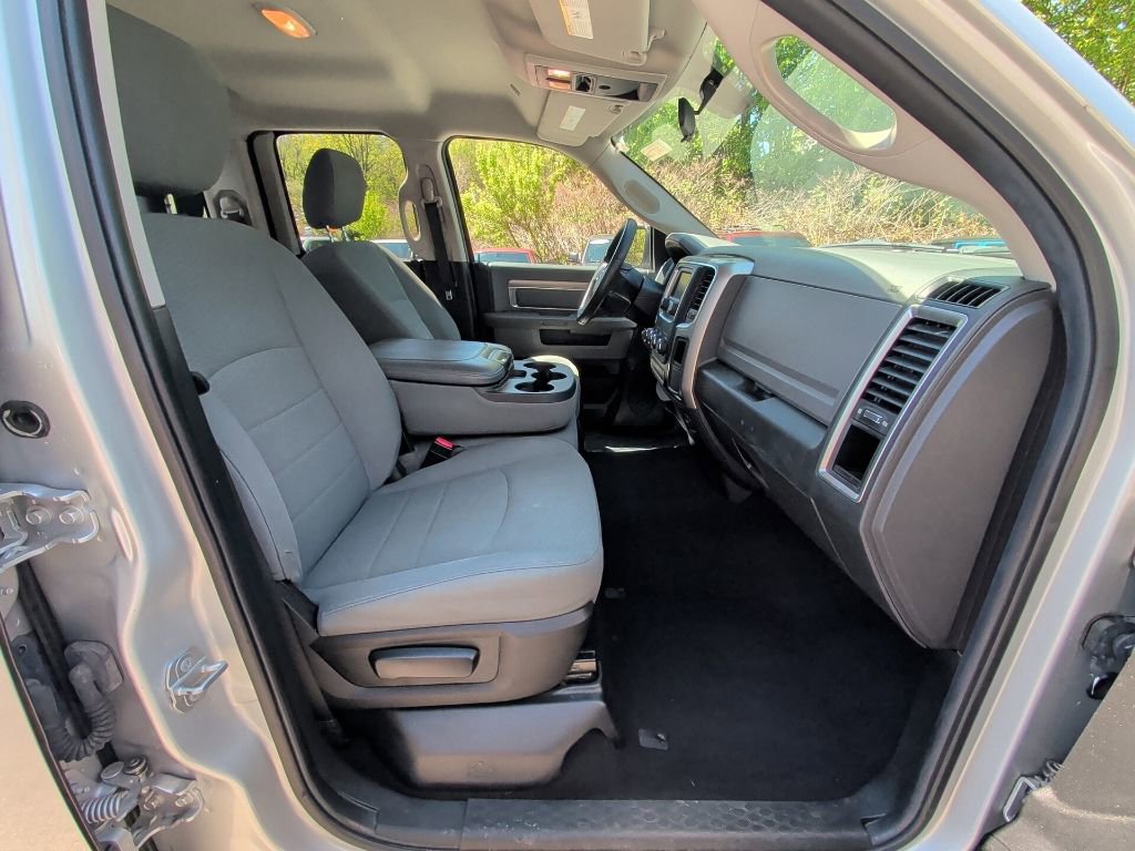 Used 2018 RAM 1500 Classic SLT AWD/4WD image 13