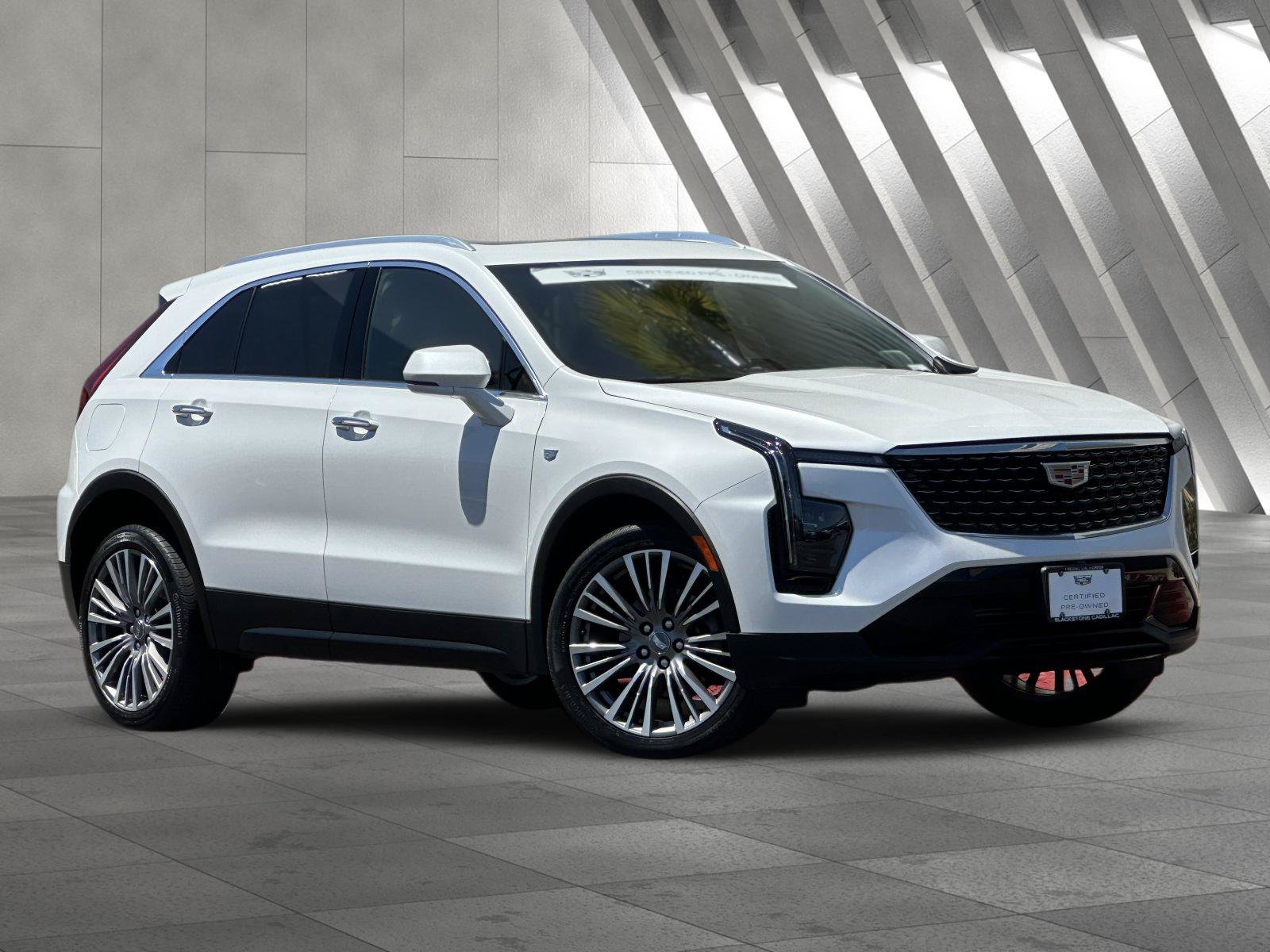 Certified 2024 Cadillac XT4 Premium Luxury FWD image 2