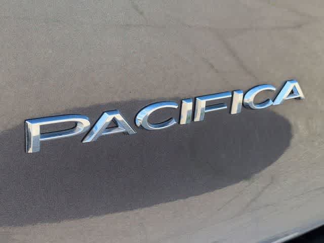 Used 2020 Chrysler Pacifica Limited FWD image 13