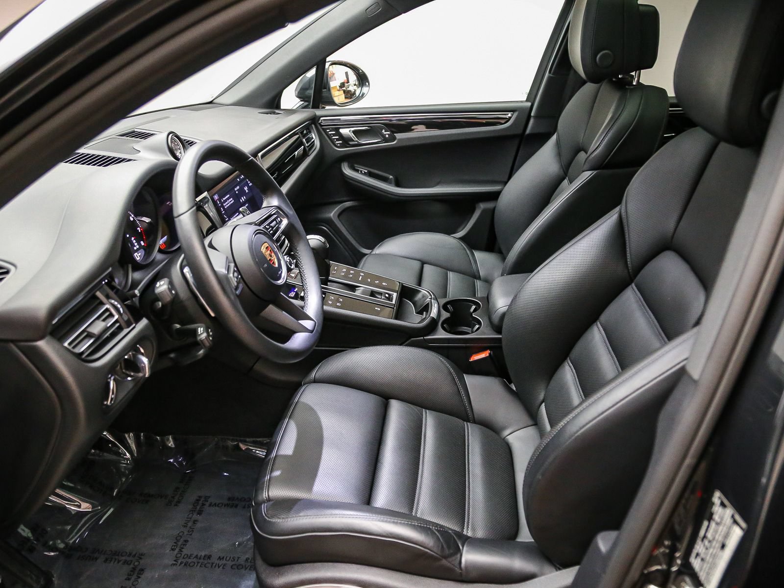 Certified 2026 Porsche Macan AWD/4WD image 22