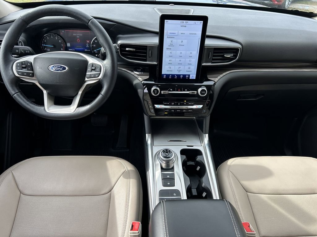 Used 2022 Ford Explorer Limited w/ Limited Technology Package image 14